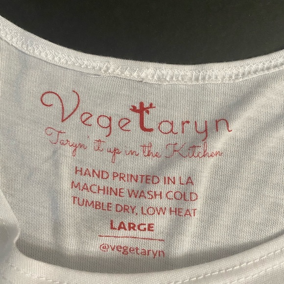 V is for Veggies flowy tank Top women’s size Large - Picture 6 of 6